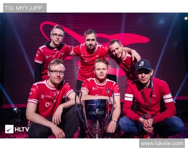 激情四溢泳池对决 全程直播精彩瞬间呈现!